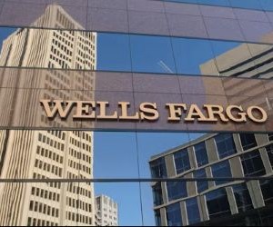 Forex menawarkan peluang untuk mendapatkan keuntungan dari fluktuasi antara mata uang global dalam pasar yang sangat likuid yang diperdagangkan 24 jam sehari, tetapi juga merupakan arena yang berisiko tinggi karena leverage, volatilitas yang tajam, dan dampak berita ekonomi makro; kuncinya adalah berdagang dengan strategi yang jelas, manajemen risiko yang ketat, dan hanya dengan modal yang Anda mampu untuk kehilangan tanpa mempengaruhi stabilitas keuangan Anda.