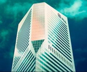 Forex menawarkan peluang untuk mendapatkan keuntungan dari fluktuasi antara mata uang global dalam pasar yang sangat likuid yang diperdagangkan 24 jam sehari, tetapi juga merupakan arena yang berisiko tinggi karena leverage, volatilitas yang tajam, dan dampak berita ekonomi makro; kuncinya adalah berdagang dengan strategi yang jelas, manajemen risiko yang ketat, dan hanya dengan modal yang Anda mampu untuk kehilangan tanpa mempengaruhi stabilitas keuangan Anda.